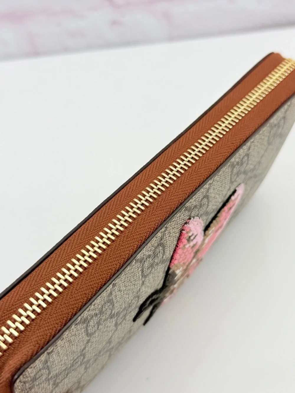 Gucci Exclusive Beige GG Canvas Wallet Pink Butterfly Appliqué - Picture 6 of 14